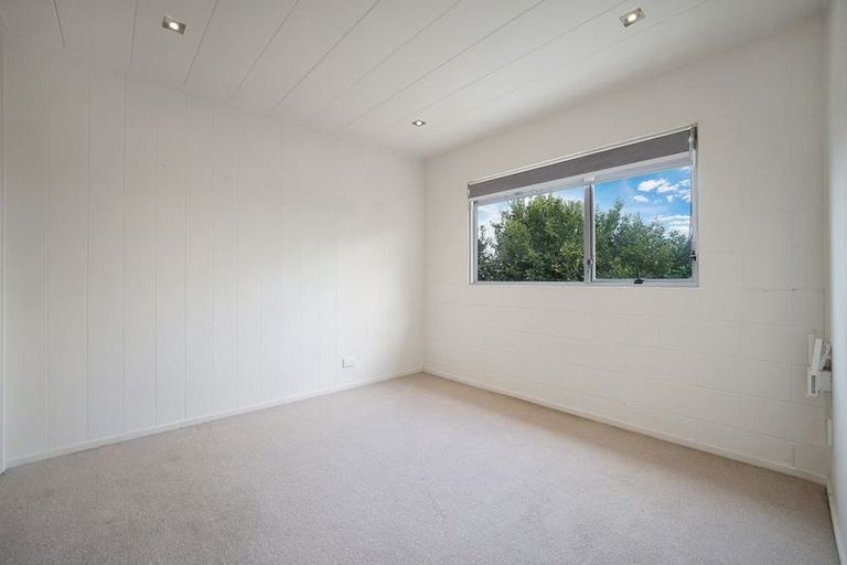Photo of property in 12/18 Parr Terrace, Castor Bay, Auckland, 0620