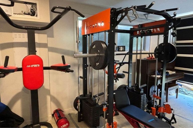 Photo of property in 73 Rising Parade, Fairview Heights, Auckland, 0632