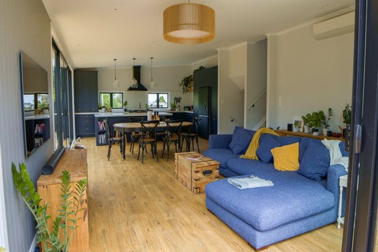 Photo of property in 50b Rangatira Road, Beach Haven, Auckland, 0626