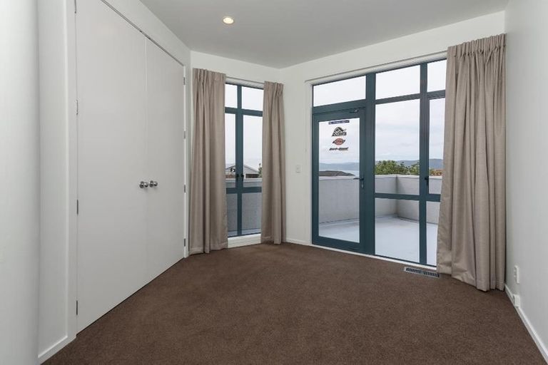 Photo of property in 12 Signallers Grove, Strathmore Park, Wellington, 6022