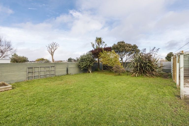 Photo of property in 20 Esk Street, Roslyn, Palmerston North, 4414