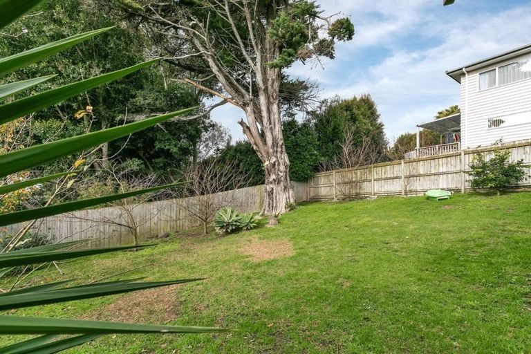 Photo of property in 2/21a Ludlow Terrace, Totara Vale, Auckland, 0627