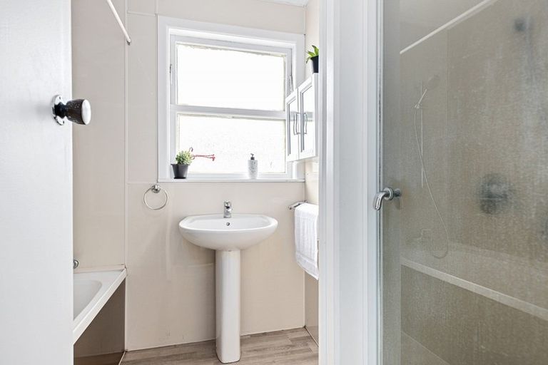 Photo of property in 17 Morris Road, Hillcrest, Hamilton, 3216