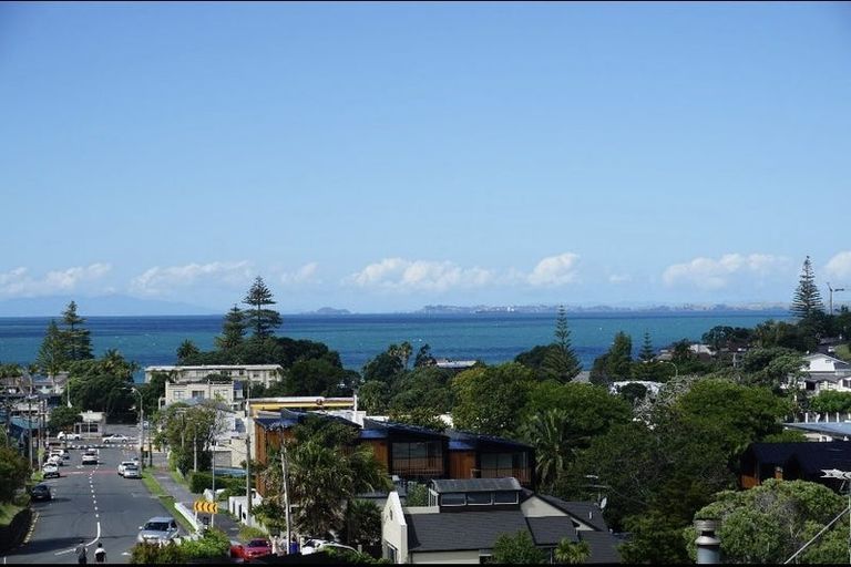 Photo of property in 2/24 Hastings Road, Mairangi Bay, Auckland, 0630