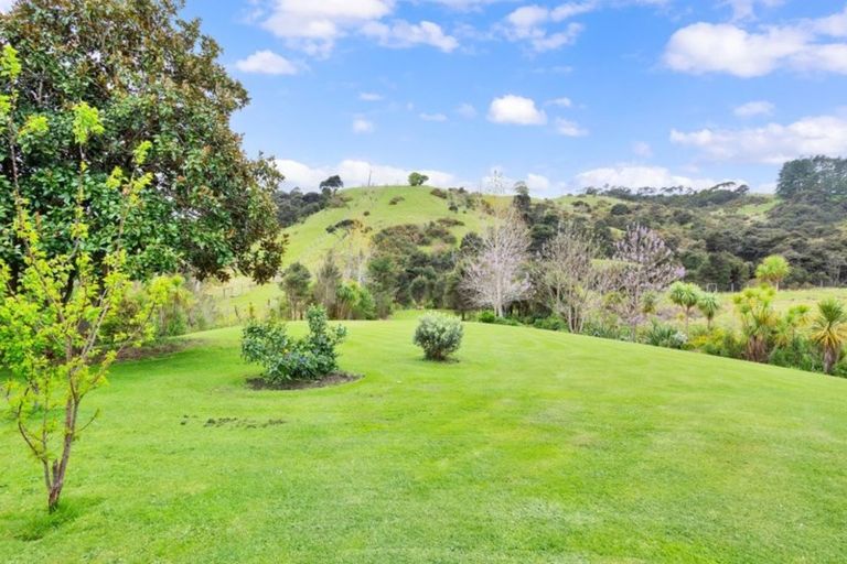Photo of property in 297 Inland Road, Helensville, 0875