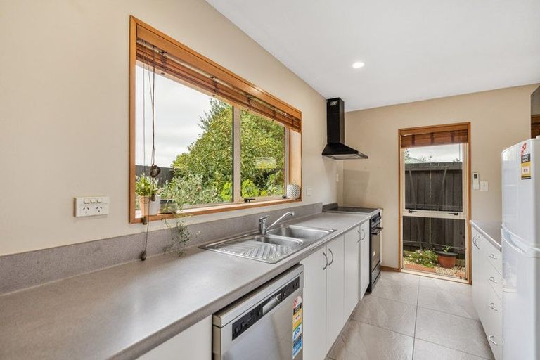 Photo of property in 2/9 Cherry Place, Casebrook, Christchurch, 8051