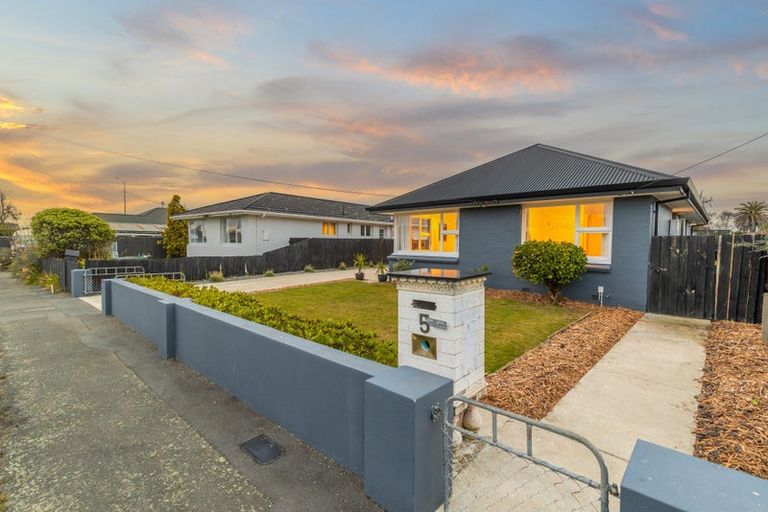 Photo of property in 5 Cromer Place, New Brighton, Christchurch, 8062