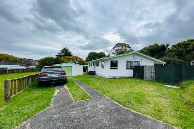 Photo of property in 23 Chrisarda Place, Red Hill, Papakura, 2110