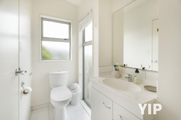 Photo of property in 35 Tawa Terrace, Tawa, Wellington, 5028