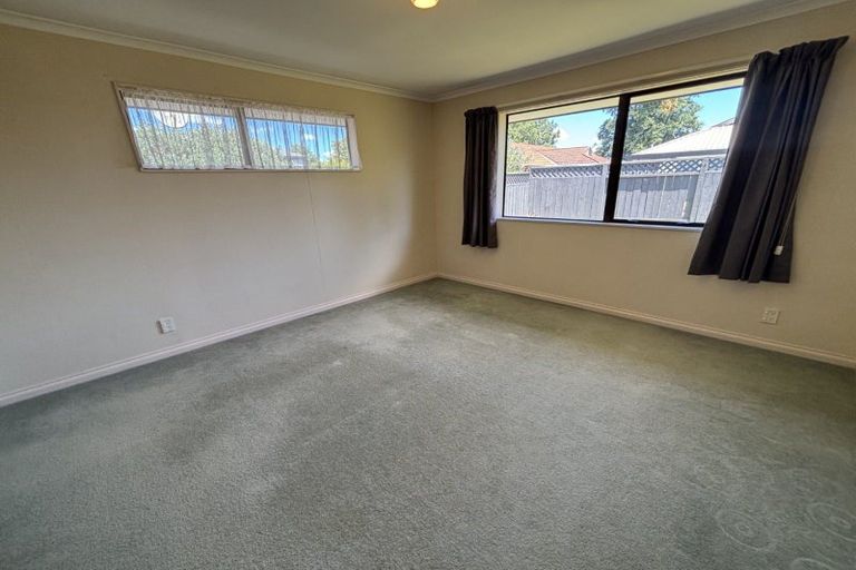 Photo of property in 11 Hanmer Place, Highbury, Palmerston North, 4412