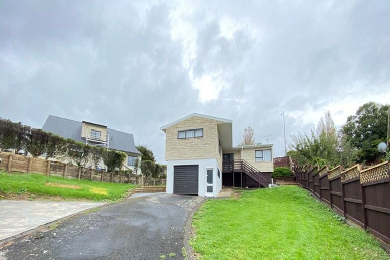 Photo of property in 10 Flamingo Court, Goodwood Heights, Auckland, 2105