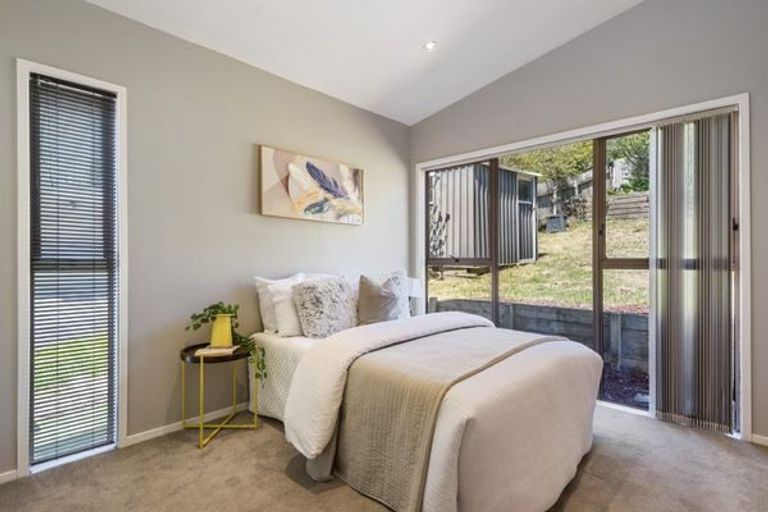 Photo of property in 9 Malters Place, Browns Bay, Auckland, 0630