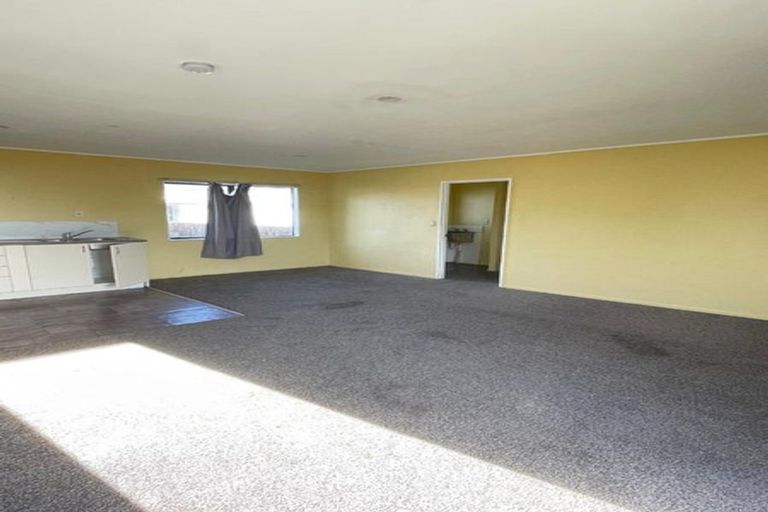 Photo of property in 1/53 Maplesden Drive, Clendon Park, Auckland, 2103