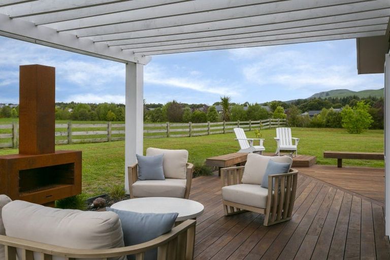 Photo of property in 6 Kahikatea Drive, Kinloch, Taupo, 3377