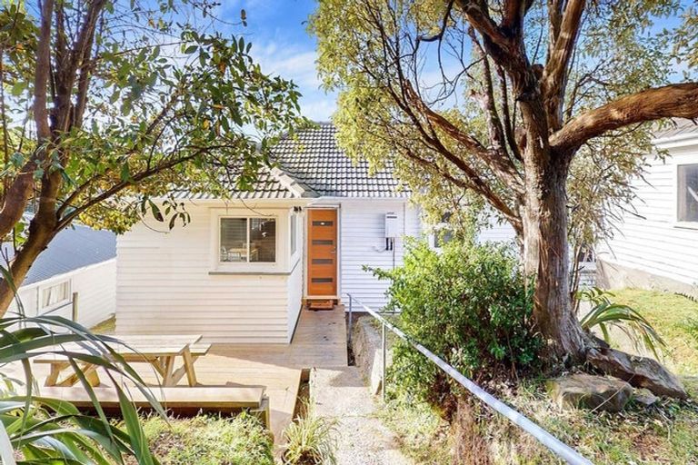 Photo of property in 108 Ironside Road, Johnsonville, Wellington, 6037