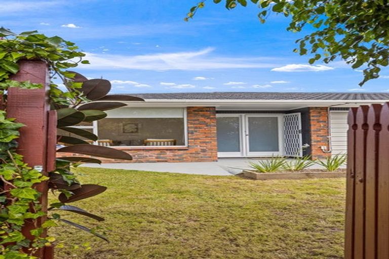 Photo of property in 1/35 Lynwood Road, New Lynn, Auckland, 0600