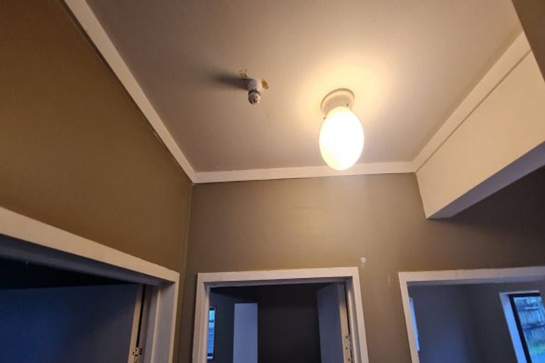 Photo of property in 12a Sabulite Road, Kelston, Auckland, 0602