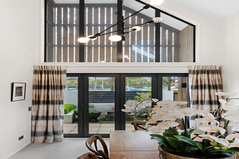 Photo of property in 21 Matai Street East, Riccarton, Christchurch, 8011