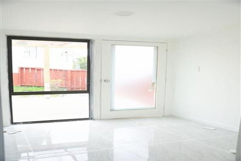 Photo of property in 78 Reynella Drive, Massey, Auckland, 0614