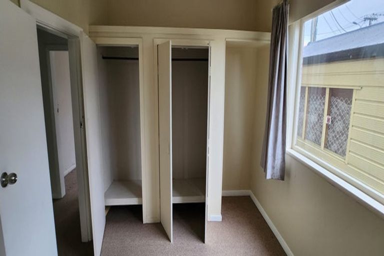 Photo of property in 96 Derwent Street, Island Bay, Wellington, 6023