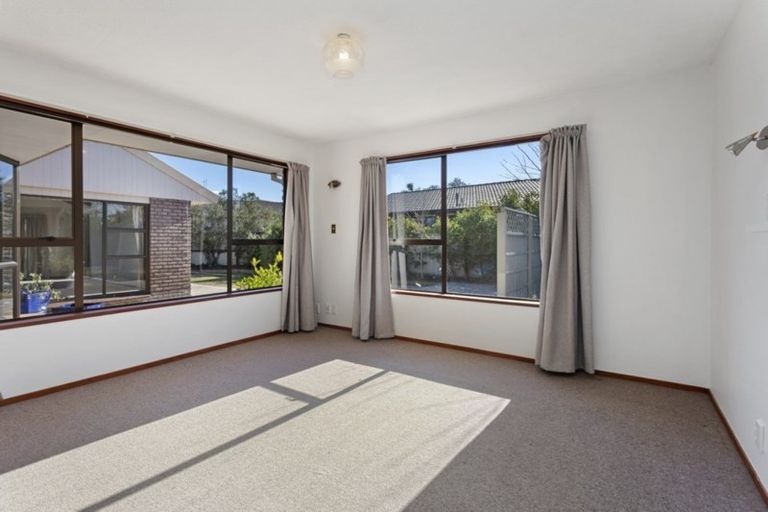 Photo of property in 16 Ebert Place, Rangiora, 7400