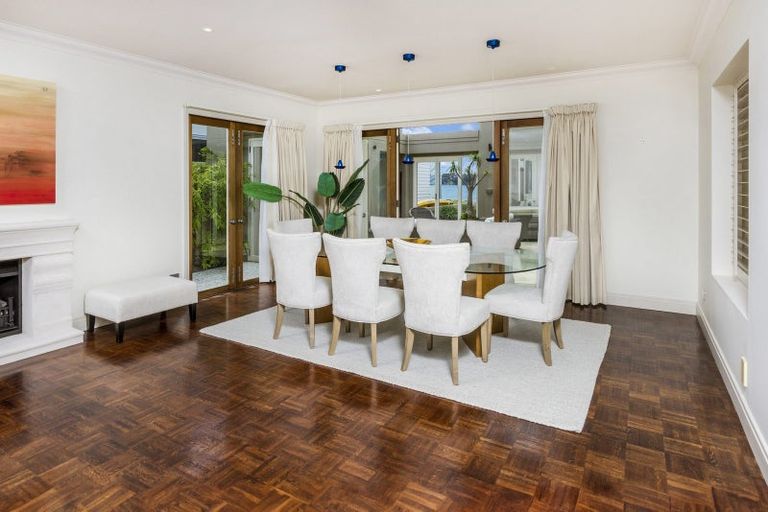 Photo of property in 3a Holiday Road, Milford, Auckland, 0620