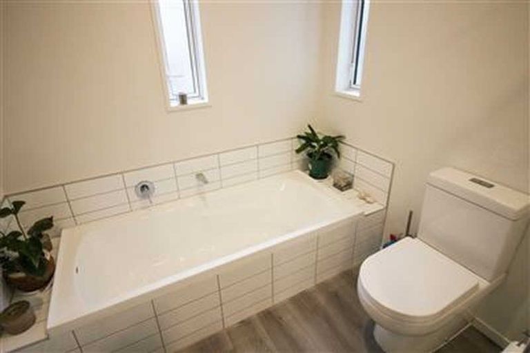 Photo of property in 40 Cunningham Terrace, Lyttelton, 8082