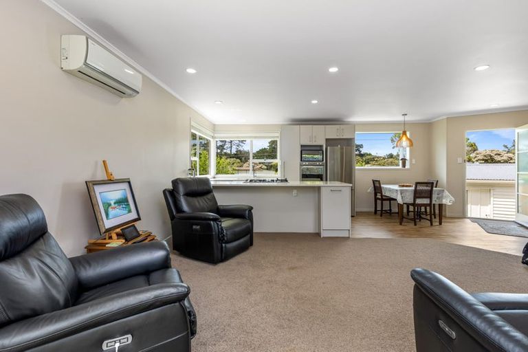 Photo of property in 1 Cunliffe Place, Glenfield, Auckland, 0629