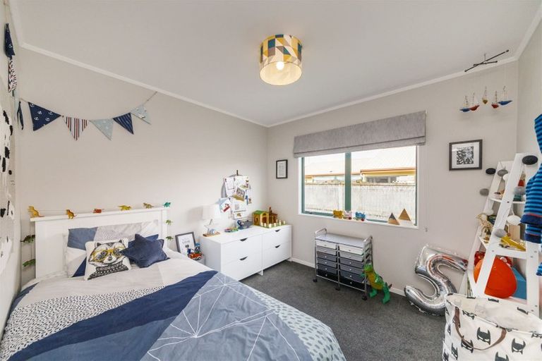 Photo of property in 102 Roberts Line, Kelvin Grove, Palmerston North, 4414