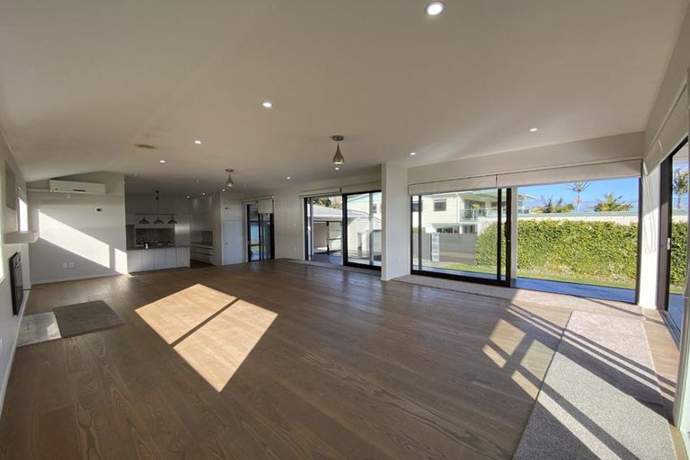 Photo of property in 62 The Terrace, Herald Island, Auckland, 0618