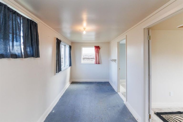 Photo of property in 1938 Parewanui Road, Parewanui, Bulls, 4894