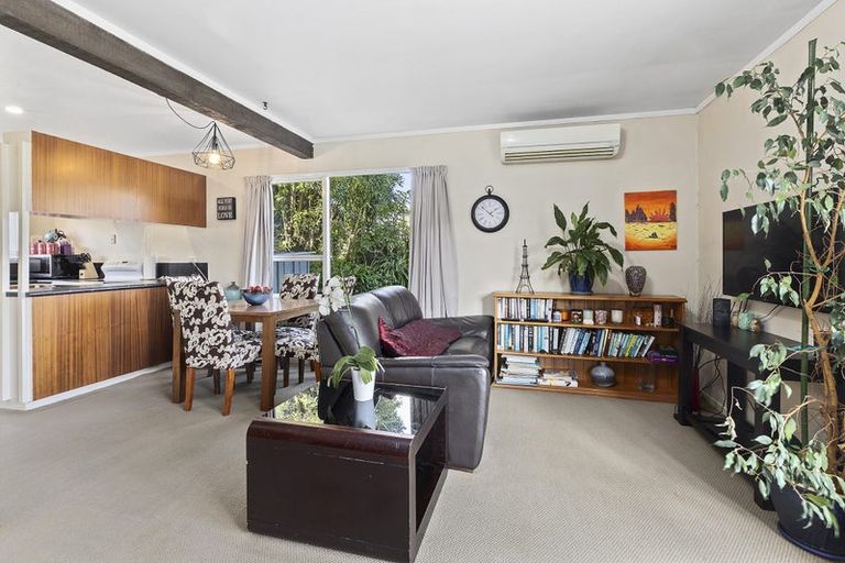 Photo of property in 11b Florio Terrace, Tawa, Wellington, 5028