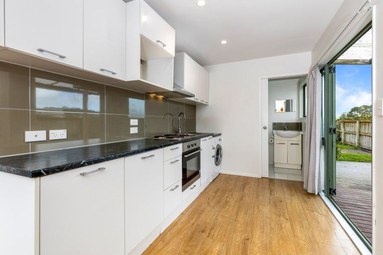 Photo of property in 49 Tawa Road, Kumeu, 0891