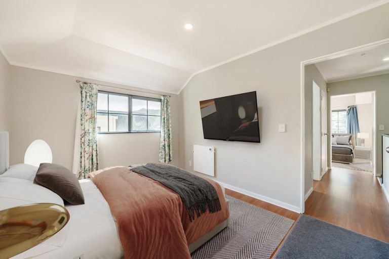 Photo of property in 16b Parsons Glen, Karori, Wellington, 6012