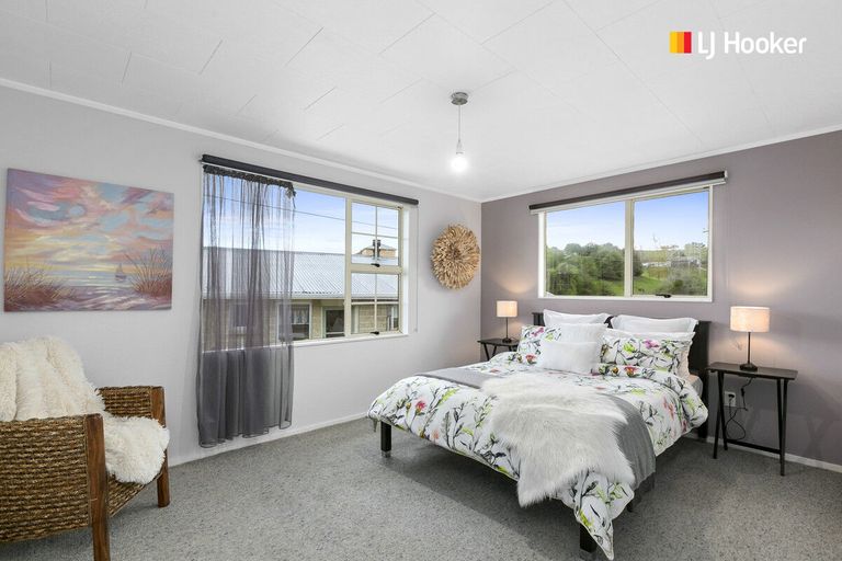 Photo of property in 32 Elwyn Crescent, Green Island, Dunedin, 9018