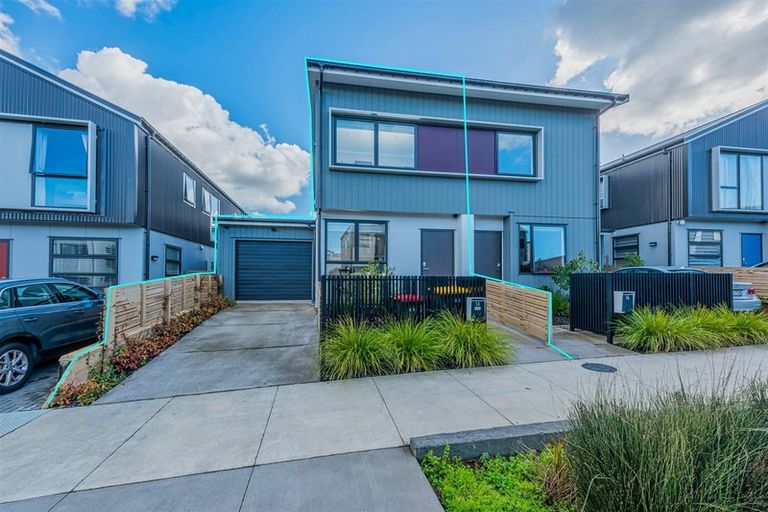 Photo of property in 14 Wai Place, Westgate, Auckland, 0614