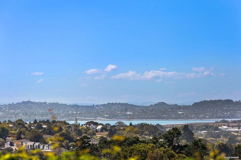 Photo of property in 31 Royal Road, Massey, Auckland, 0614