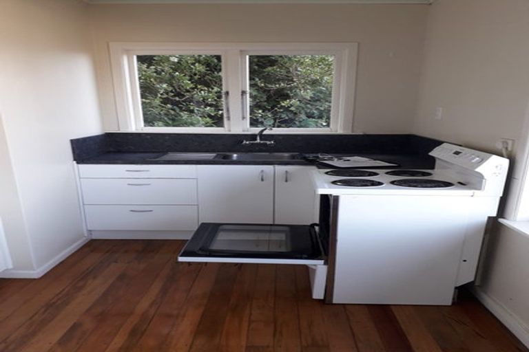 Photo of property in 104 Duncan Terrace, Kilbirnie, Wellington, 6022