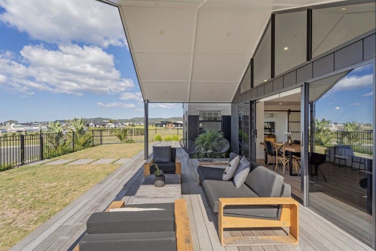 Photo of property in 9 Awatea Drive, Whitianga, 3510