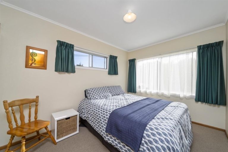 Photo of property in 40 Bear Street, Waverley, 4510