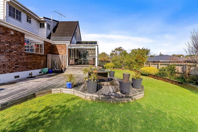 Photo of property in 65 Aviemore Drive, Highland Park, Auckland, 2010
