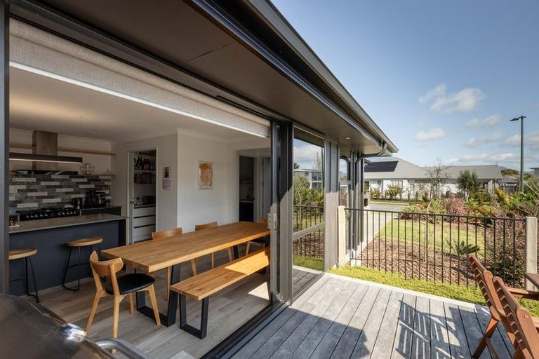 Photo of property in 12 Serenity Drive, Omokoroa, 3114