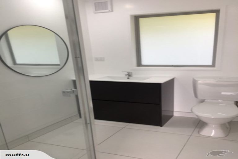 Photo of property in 153 Browns Bay Road, Browns Bay, Auckland, 0630