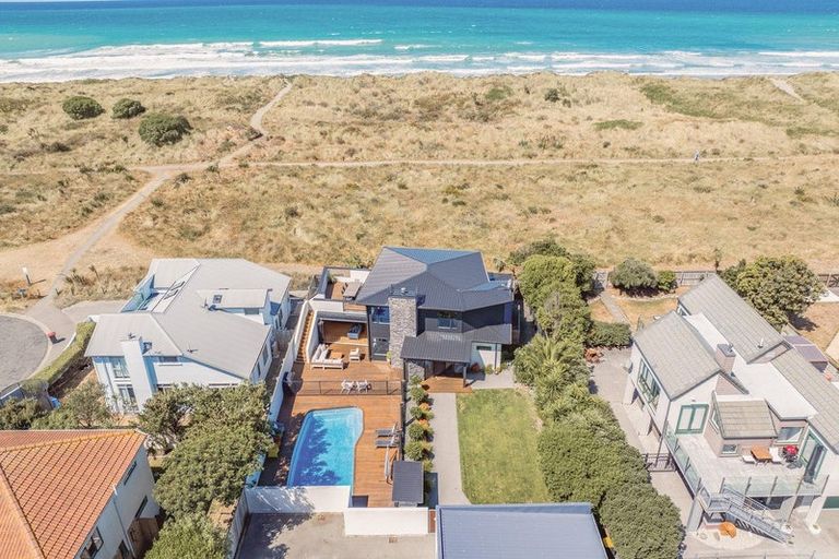 Photo of property in 10 Stout Street, Waimairi Beach, Christchurch, 8083