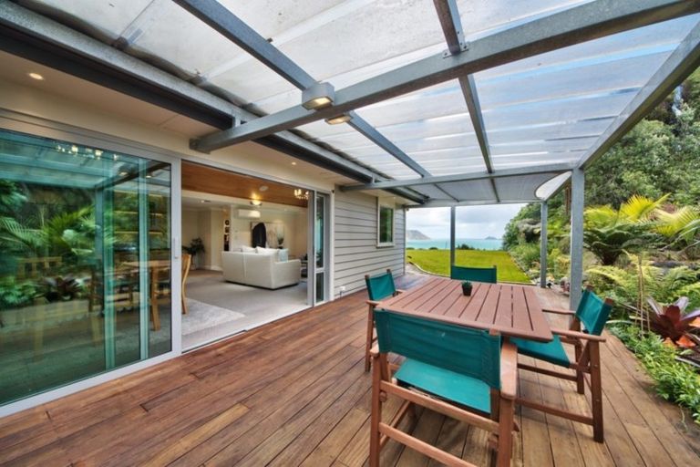 Photo of property in 145 Cornwallis Road, Cornwallis, Auckland, 0604