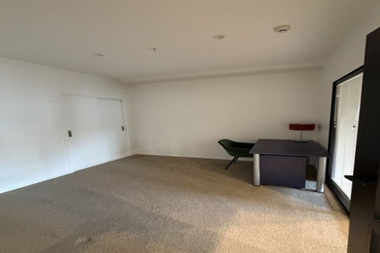 Photo of property in 211/2 Onepu Road, Kilbirnie, Wellington, 6022