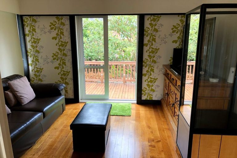 Photo of property in 3 Larne Avenue, Pakuranga Heights, Auckland, 2010