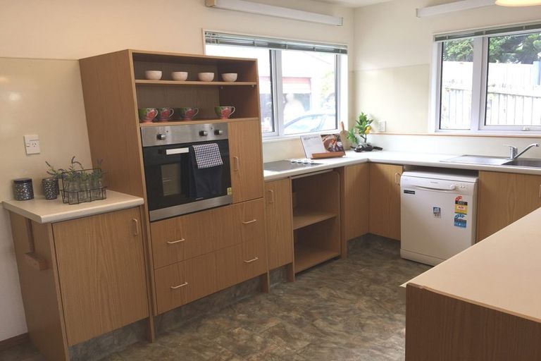 Photo of property in 13 Sunset Parade, Plimmerton, Porirua, 5026