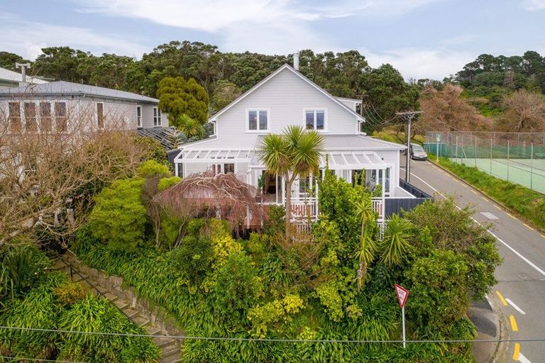 Photo of property in 15 Wesley Road, Kelburn, Wellington, 6012