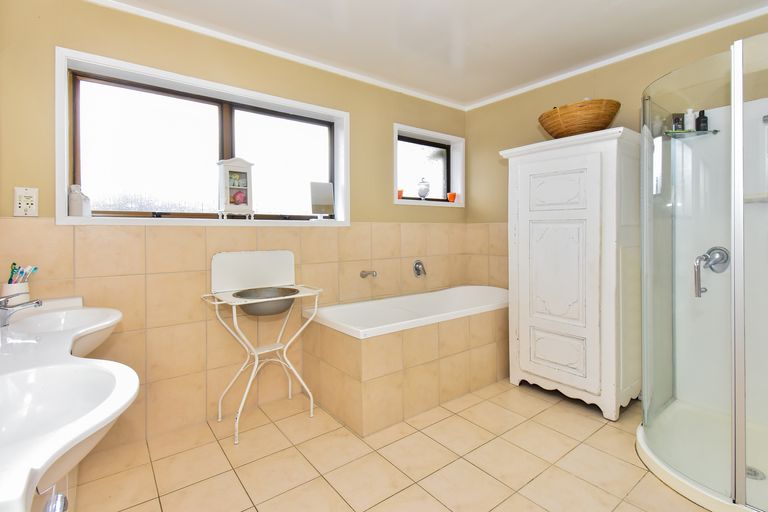 Photo of property in 29 Rushgreen Avenue, Pahurehure, Papakura, 2113